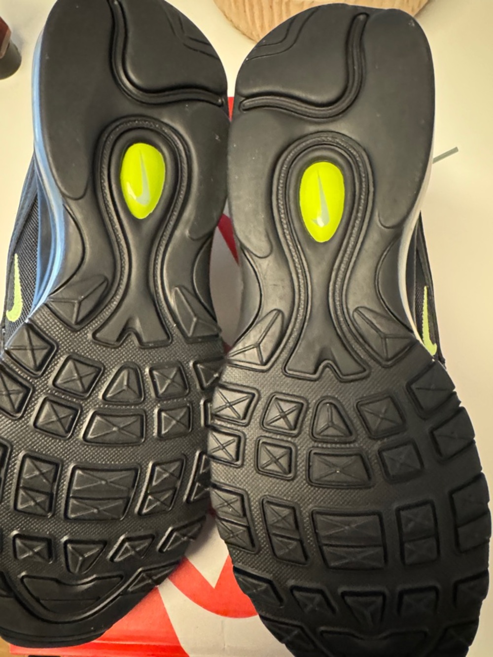 Nike Air Max 97- Gray & Neon Green Reflective Running Sneakers Size 11.5 - Picture 5 of 6